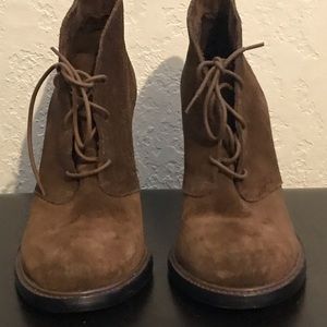 ✨EUC✨Vince Camuto Boots